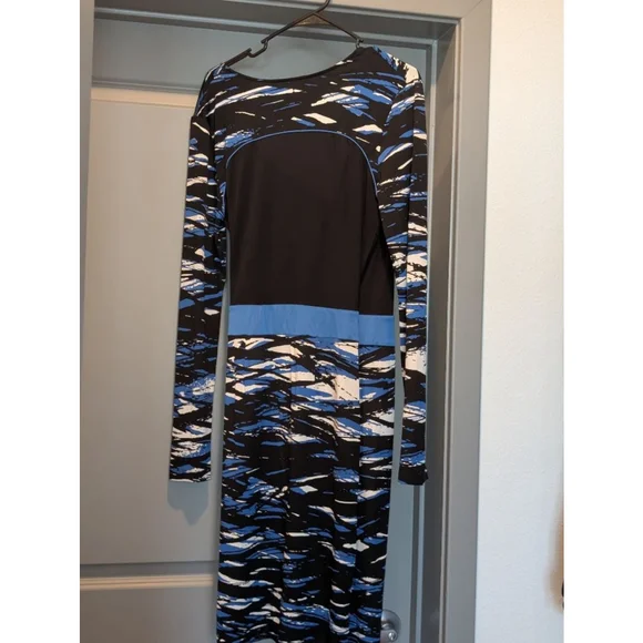 Women's BCBGMAXAZRIA Dress Size M Black Blue Long Sleeve - Picture 8 of 10